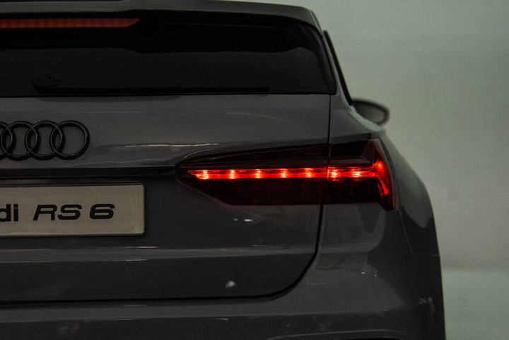 Audi RS6 na akumulator dla dziecka do 20 kg Skóra