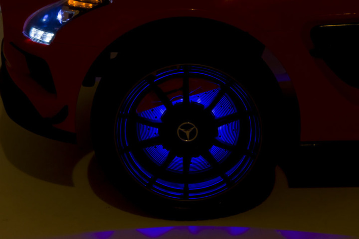Samochód elektryczny Mercedes Pojazd pilot LED EVA